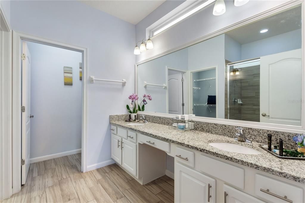 For Sale: $720,000 (10 beds, 8 baths, 4231 Square Feet)