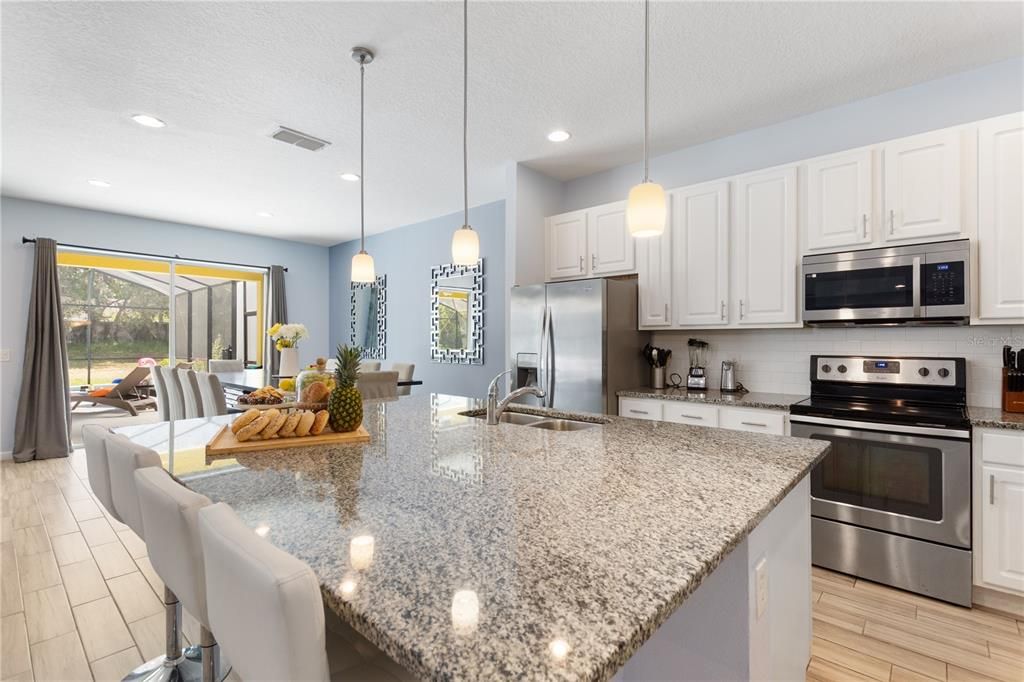 For Sale: $720,000 (10 beds, 8 baths, 4231 Square Feet)