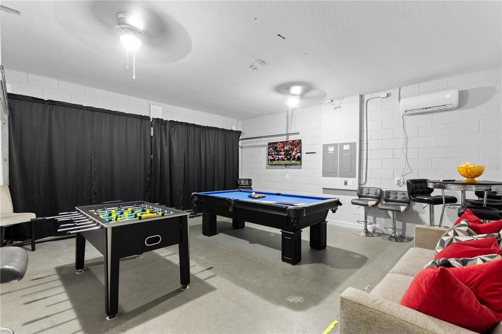 For Sale: $720,000 (10 beds, 8 baths, 4231 Square Feet)