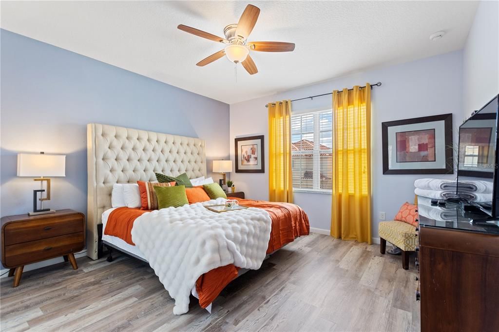 For Sale: $720,000 (10 beds, 8 baths, 4231 Square Feet)