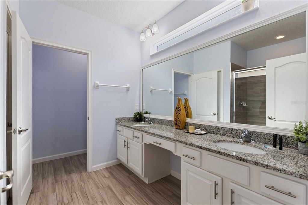 For Sale: $720,000 (10 beds, 8 baths, 4231 Square Feet)