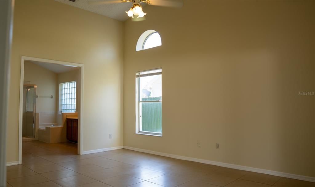 На продажу: $385,000 (4 спален, 2 ванн, 2047 Квадратных фут)