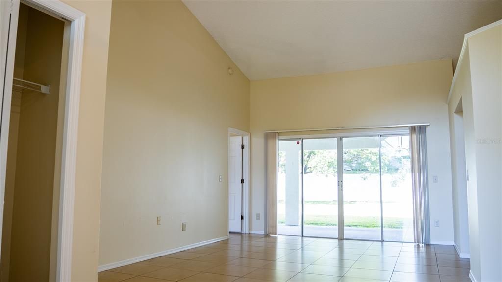 На продажу: $385,000 (4 спален, 2 ванн, 2047 Квадратных фут)