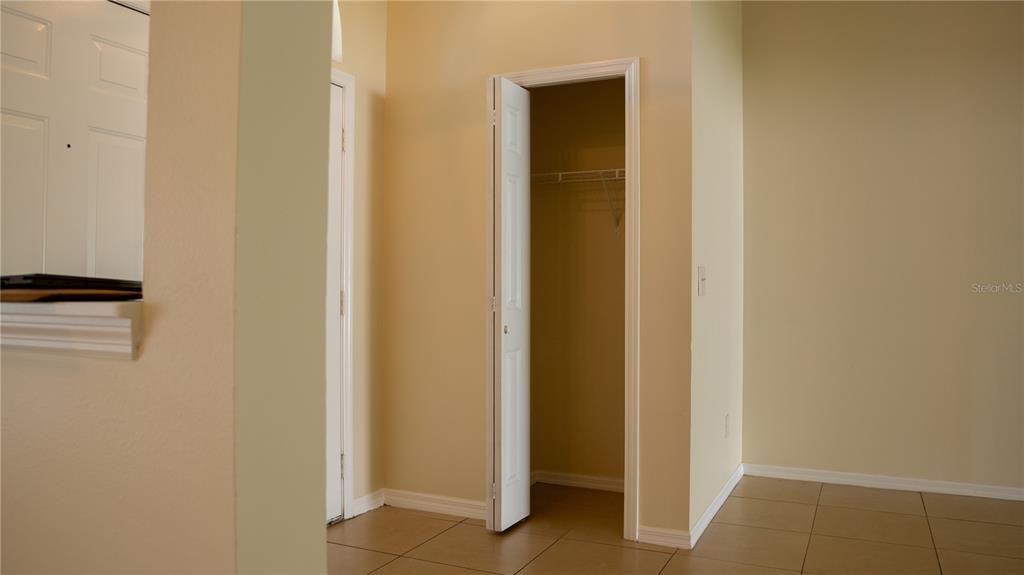 На продажу: $385,000 (4 спален, 2 ванн, 2047 Квадратных фут)