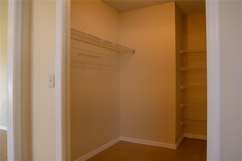 На продажу: $385,000 (4 спален, 2 ванн, 2047 Квадратных фут)