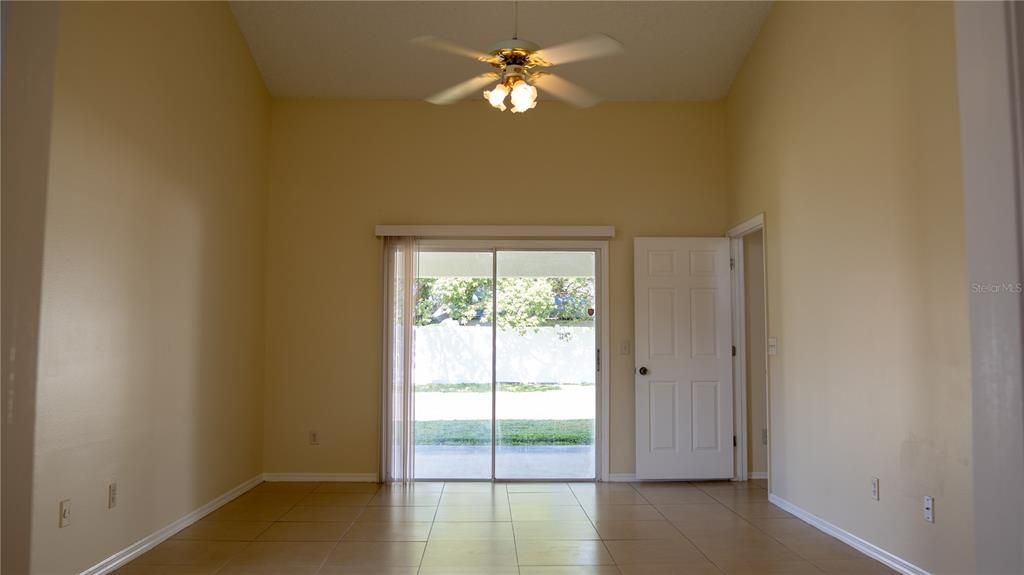 На продажу: $385,000 (4 спален, 2 ванн, 2047 Квадратных фут)