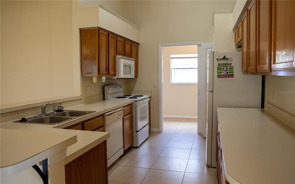 На продажу: $385,000 (4 спален, 2 ванн, 2047 Квадратных фут)