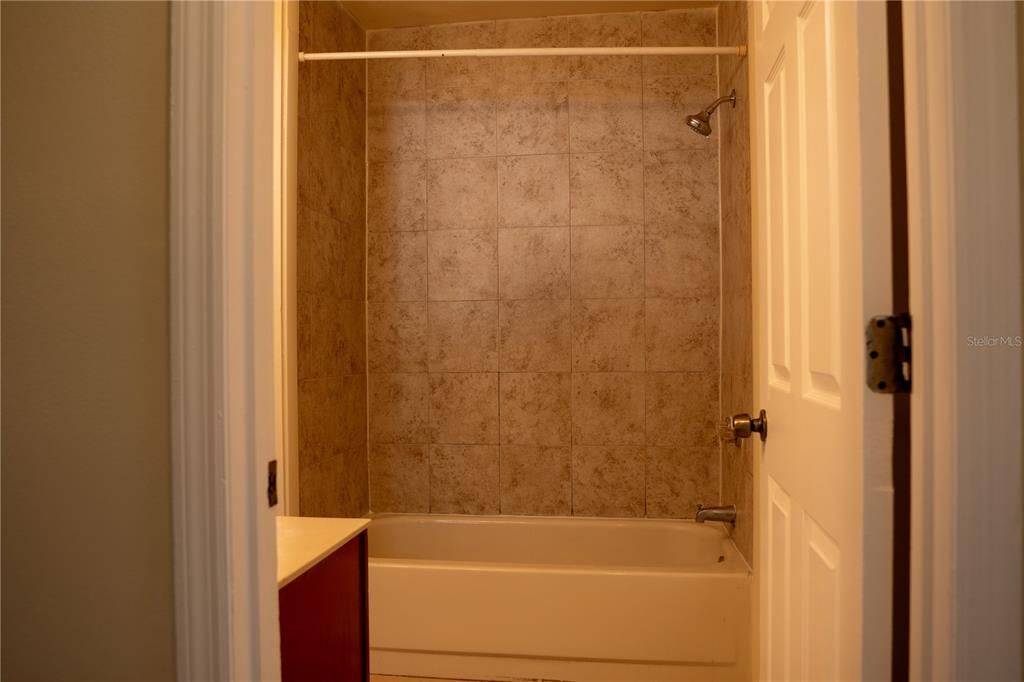 На продажу: $385,000 (4 спален, 2 ванн, 2047 Квадратных фут)