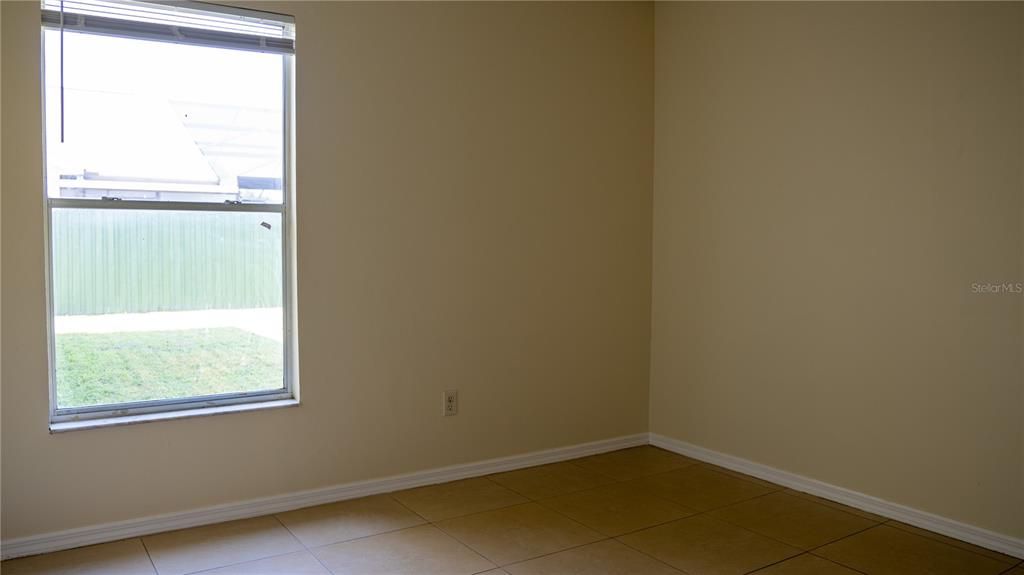 На продажу: $385,000 (4 спален, 2 ванн, 2047 Квадратных фут)