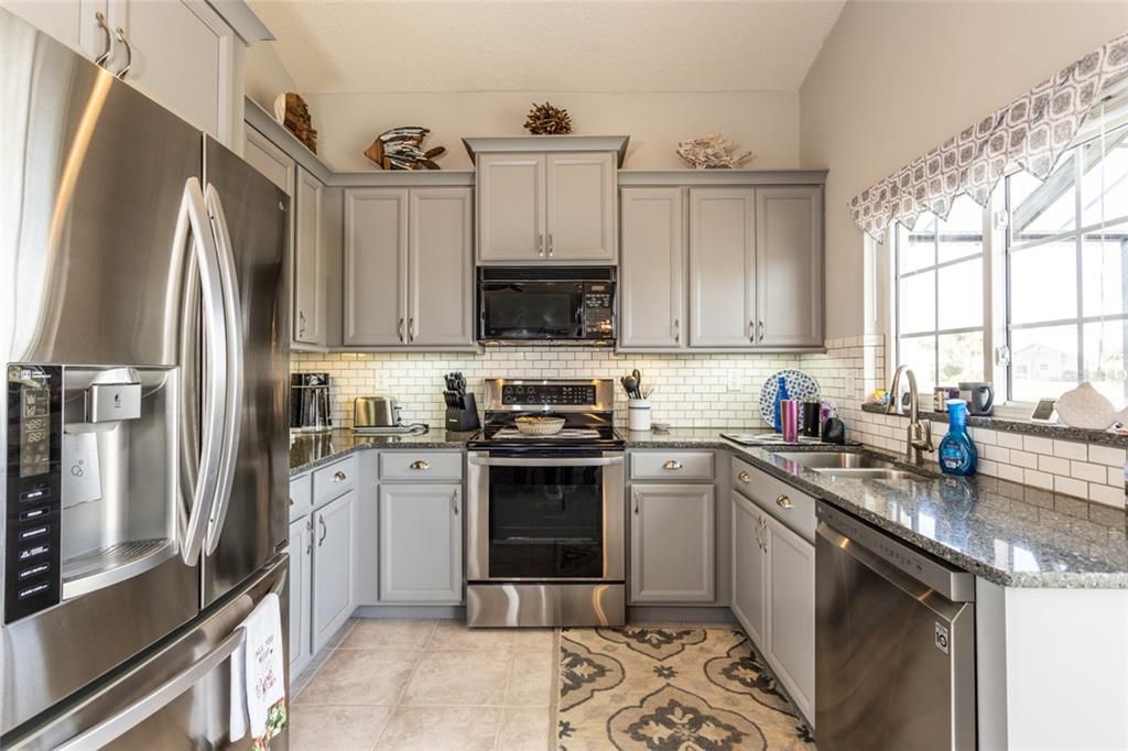 For Sale: $549,000 (3 beds, 2 baths, 1398 Square Feet)