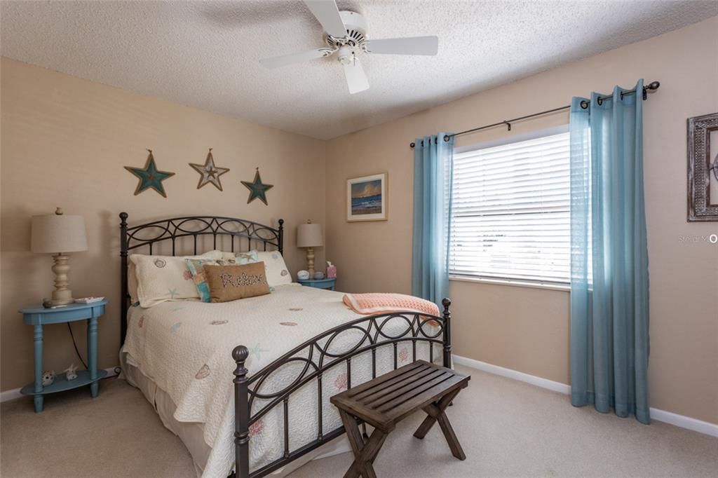 For Sale: $549,000 (3 beds, 2 baths, 1398 Square Feet)