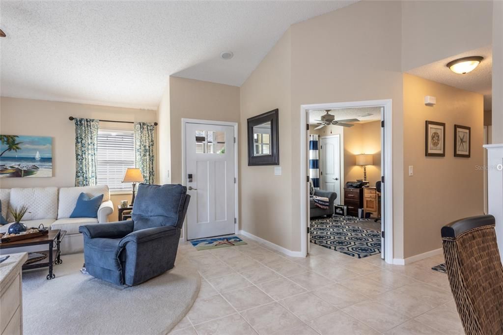 For Sale: $549,000 (3 beds, 2 baths, 1398 Square Feet)