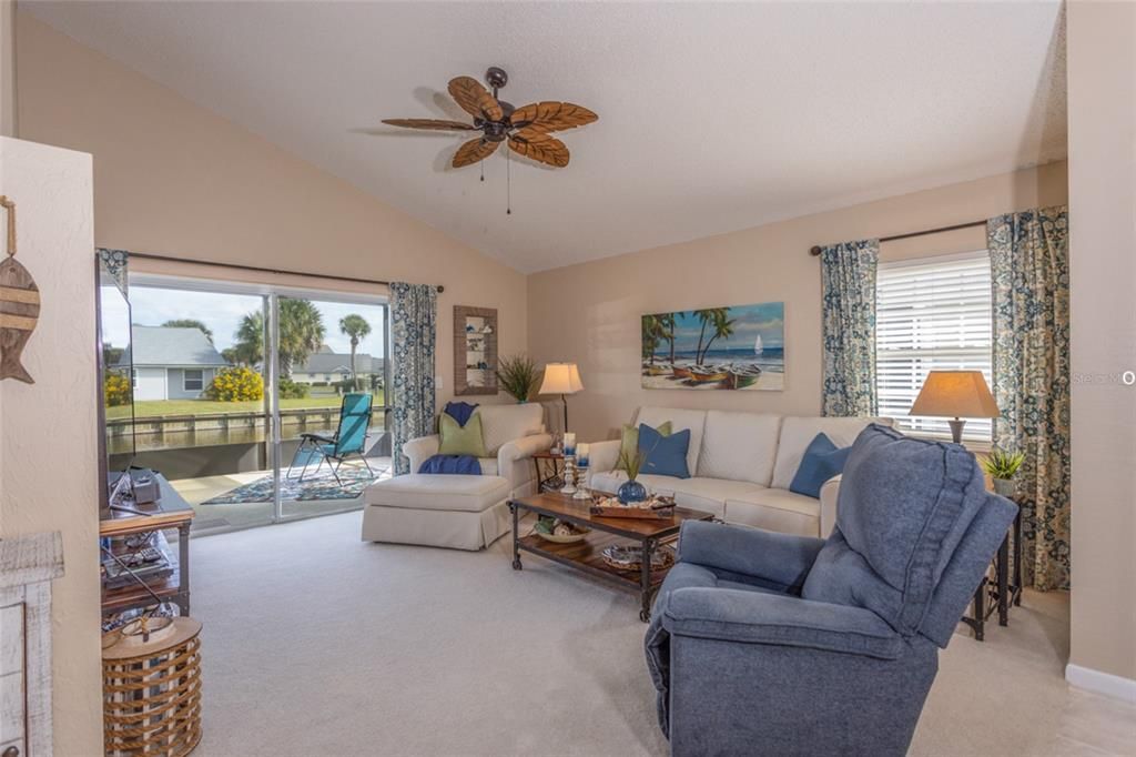 For Sale: $549,000 (3 beds, 2 baths, 1398 Square Feet)