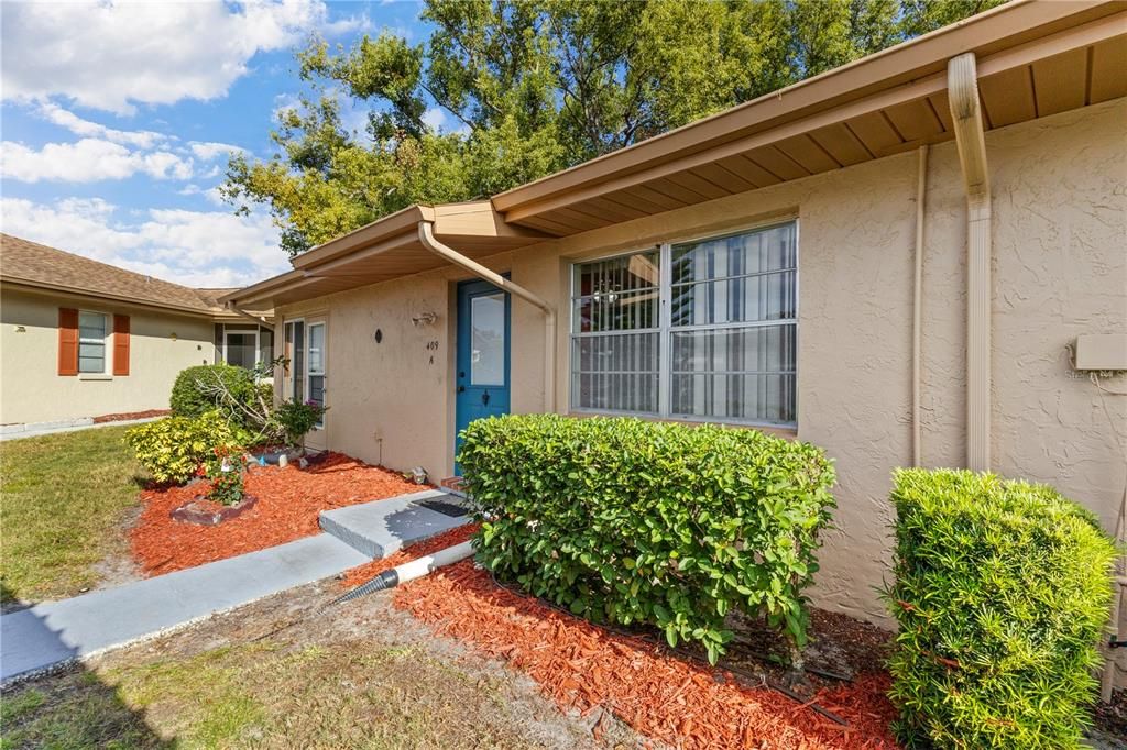Active With Contract: $1,600 (2 beds, 2 baths, 984 Square Feet)