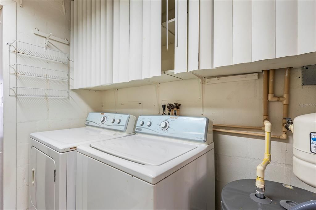 Active With Contract: $1,600 (2 beds, 2 baths, 984 Square Feet)
