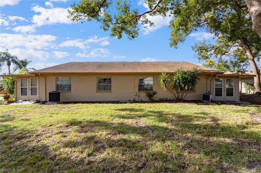 Active With Contract: $1,600 (2 beds, 2 baths, 984 Square Feet)