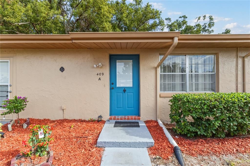 Active With Contract: $1,600 (2 beds, 2 baths, 984 Square Feet)