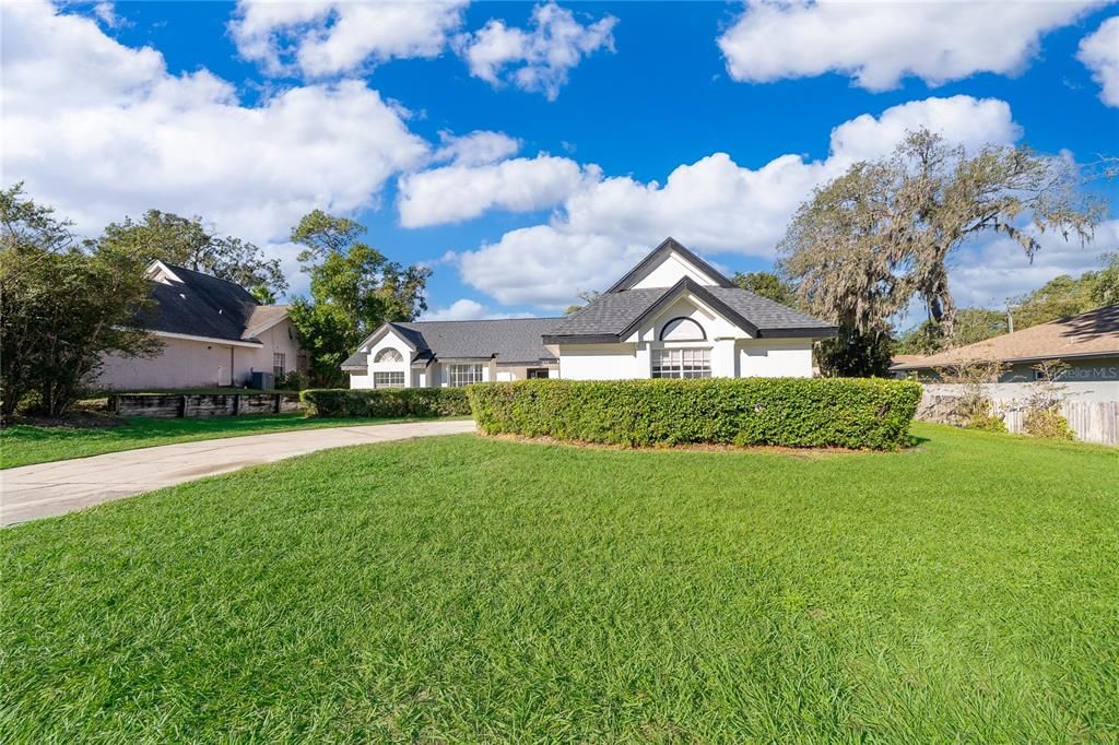 待售: $595,000 (4 贝兹, 2 浴室, 2315 平方英尺)