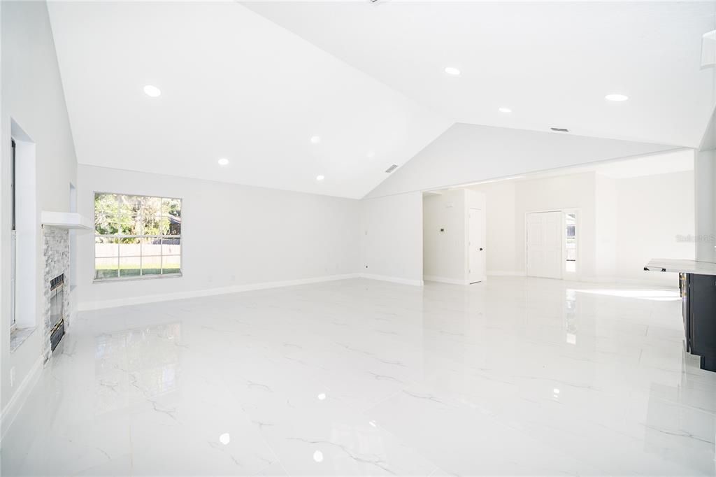 待售: $595,000 (4 贝兹, 2 浴室, 2315 平方英尺)