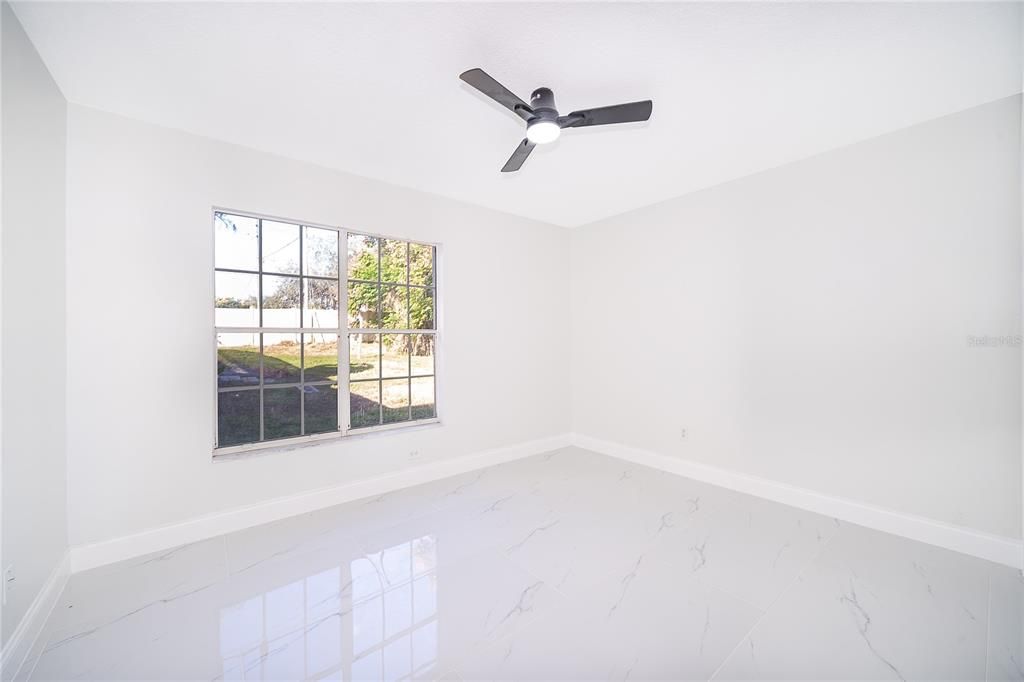 待售: $595,000 (4 贝兹, 2 浴室, 2315 平方英尺)