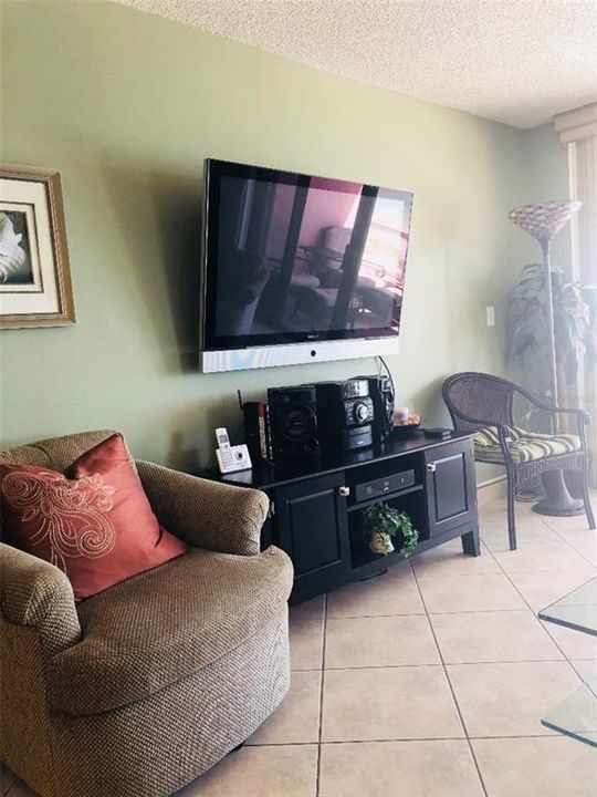 For Rent: $6,000 (2 beds, 2 baths, 1570 Square Feet)