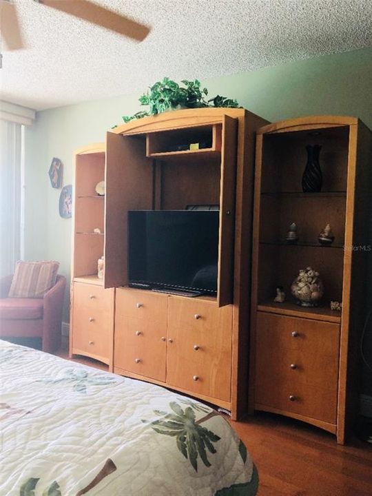 For Rent: $6,000 (2 beds, 2 baths, 1570 Square Feet)