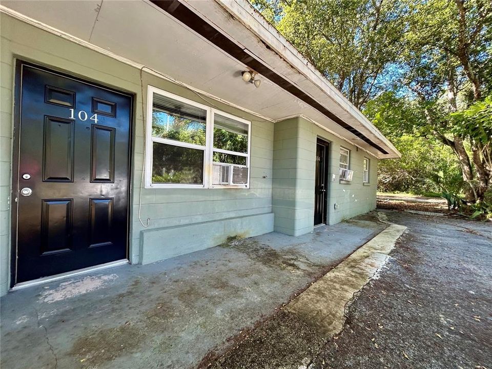 For Rent: $1,300 (2 beds, 1 baths, 850 Square Feet)