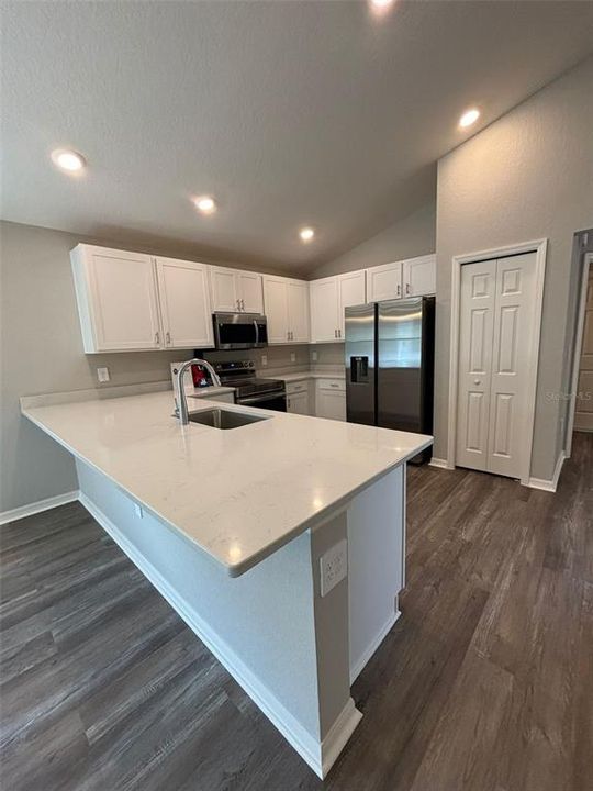 出租: $1,900 (3 贝兹, 2 浴室, 1479 平方英尺)