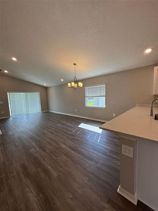 出租: $1,900 (3 贝兹, 2 浴室, 1479 平方英尺)