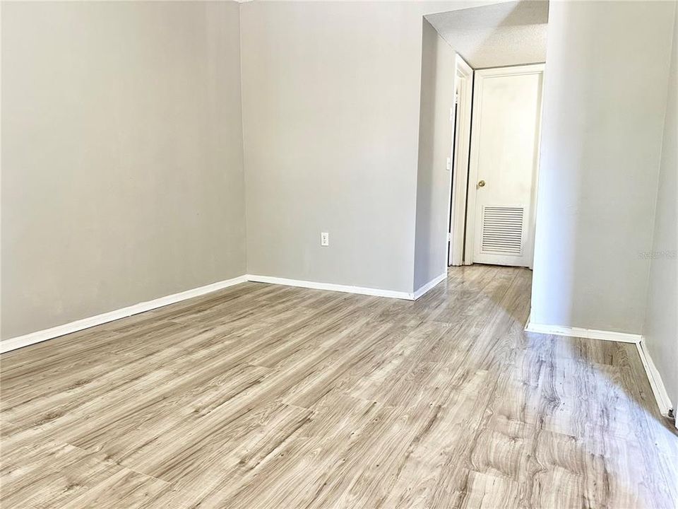For Rent: $1,200 (1 beds, 1 baths, 550 Square Feet)