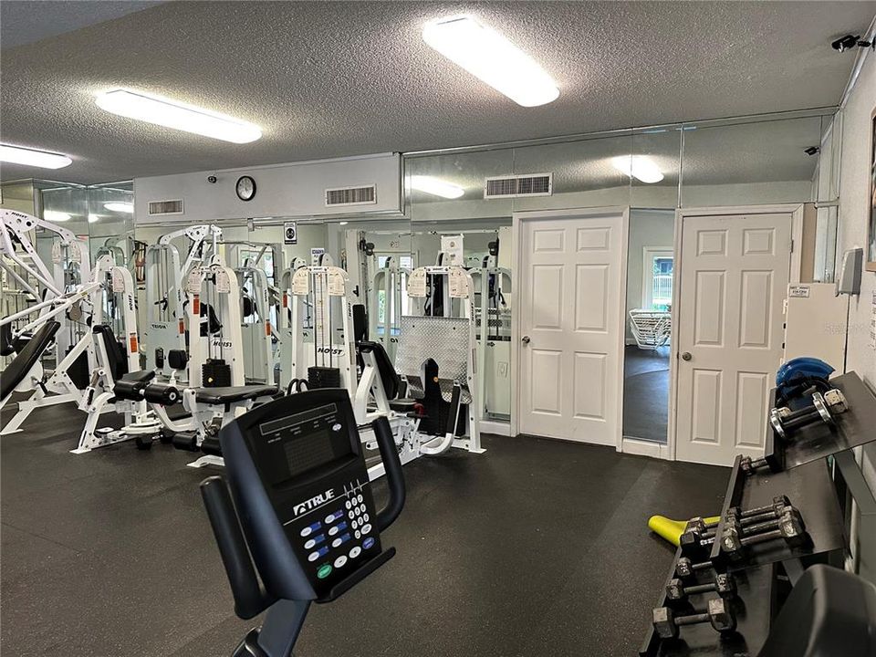 For Rent: $1,200 (1 beds, 1 baths, 550 Square Feet)