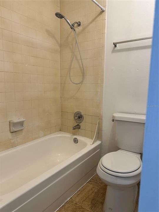 For Rent: $1,200 (1 beds, 1 baths, 550 Square Feet)