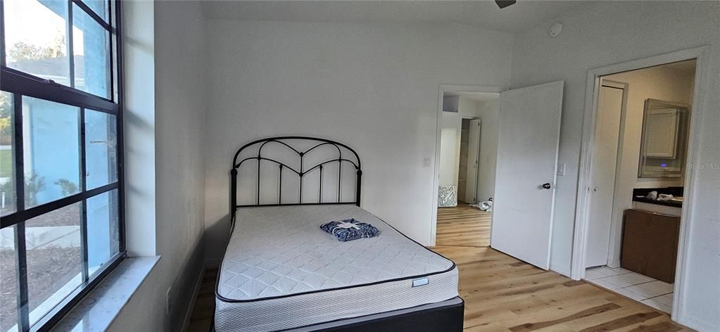 For Rent: $1,495 (1 beds, 1 baths, 550 Square Feet)