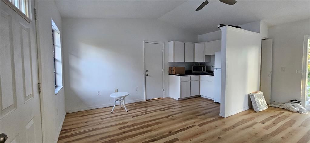 For Rent: $1,495 (1 beds, 1 baths, 550 Square Feet)