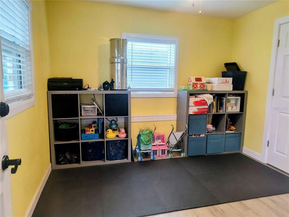 En Venta: $299,000 (2 camas, 1 baños, 810 Pies cuadrados)