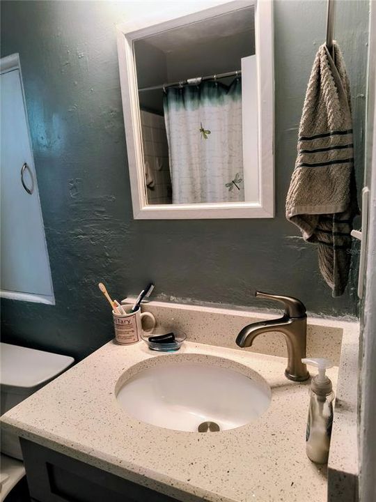 En Venta: $299,000 (2 camas, 1 baños, 810 Pies cuadrados)