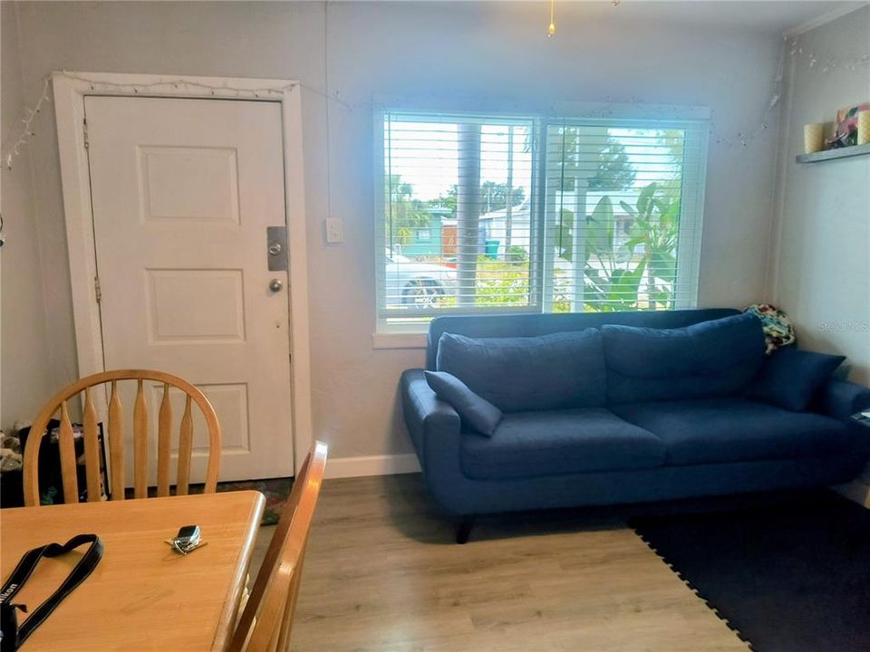 En Venta: $299,000 (2 camas, 1 baños, 810 Pies cuadrados)