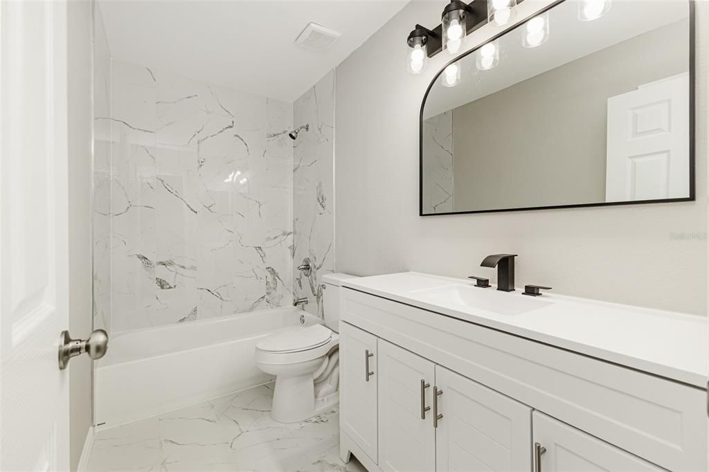 Active With Contract: $249,998 (3 beds, 2 baths, 1250 Square Feet)