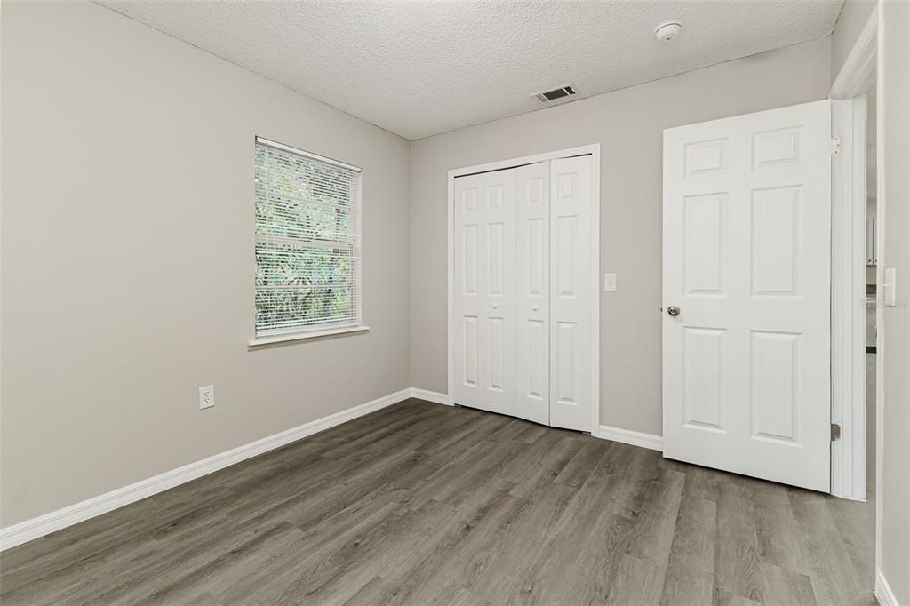 Active With Contract: $249,998 (3 beds, 2 baths, 1250 Square Feet)