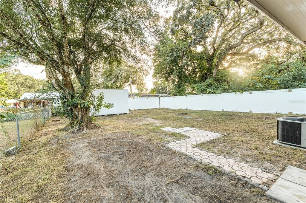 Active With Contract: $249,998 (3 beds, 2 baths, 1250 Square Feet)