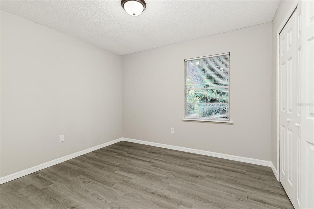 Active With Contract: $249,998 (3 beds, 2 baths, 1250 Square Feet)