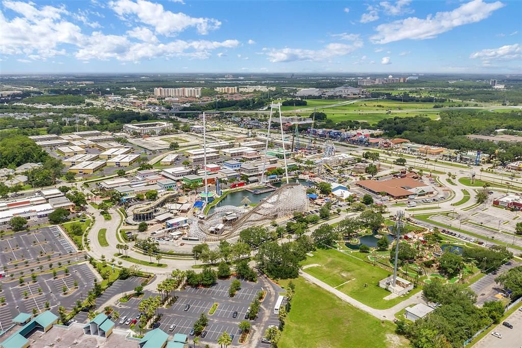 На продажу: $309,900 (2 спален, 2 ванн, 1350 Квадратных фут)