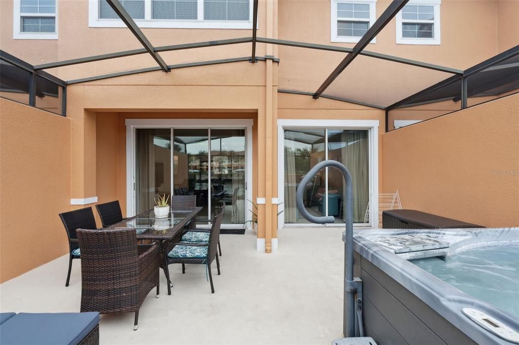 На продажу: $309,900 (2 спален, 2 ванн, 1350 Квадратных фут)