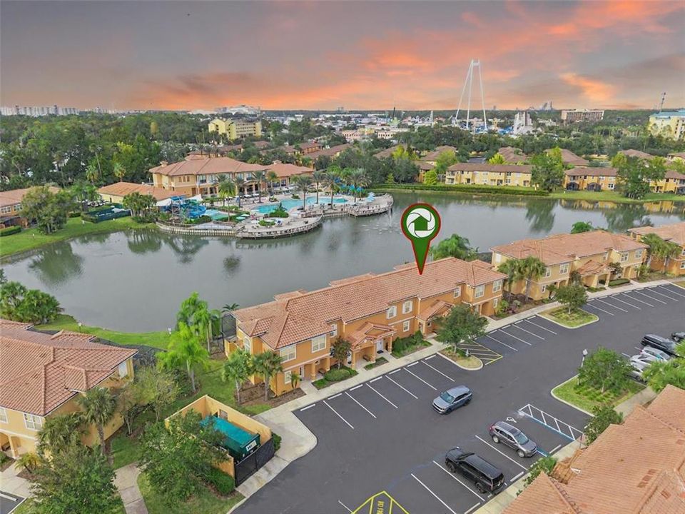 На продажу: $309,900 (2 спален, 2 ванн, 1350 Квадратных фут)