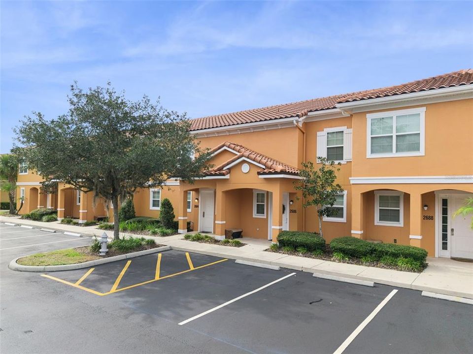 На продажу: $309,900 (2 спален, 2 ванн, 1350 Квадратных фут)