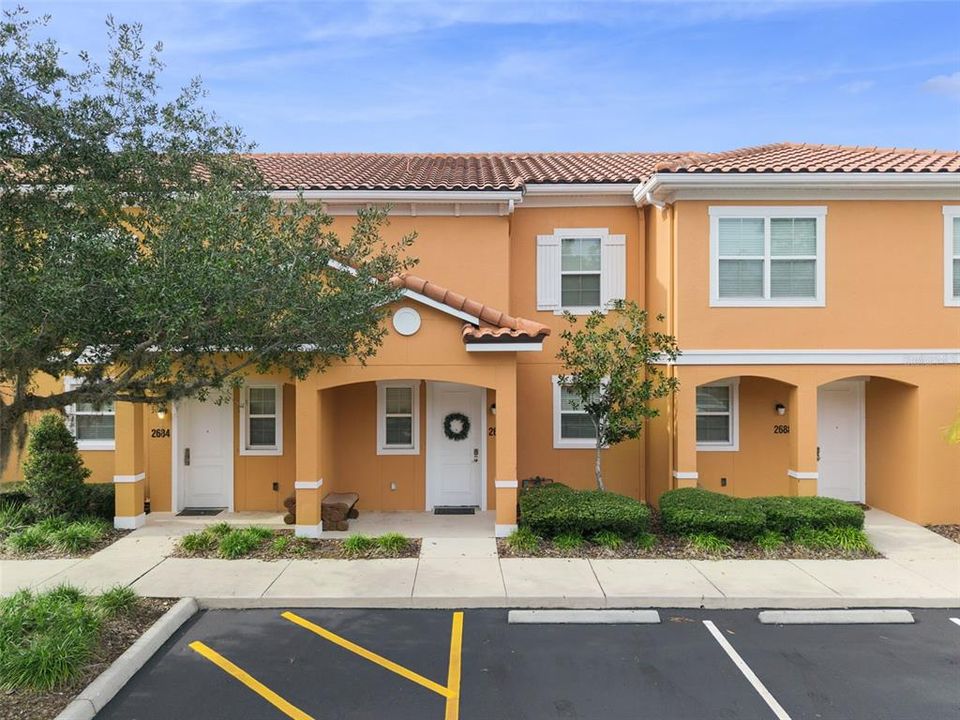 На продажу: $309,900 (2 спален, 2 ванн, 1350 Квадратных фут)