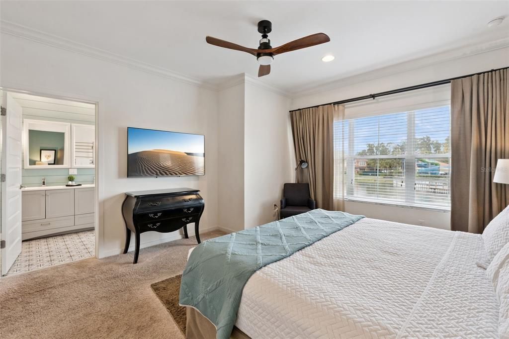 На продажу: $309,900 (2 спален, 2 ванн, 1350 Квадратных фут)