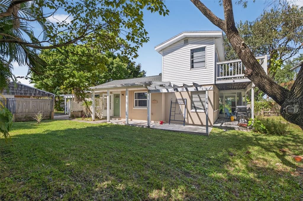 待售: $549,000 (0.54 acres)