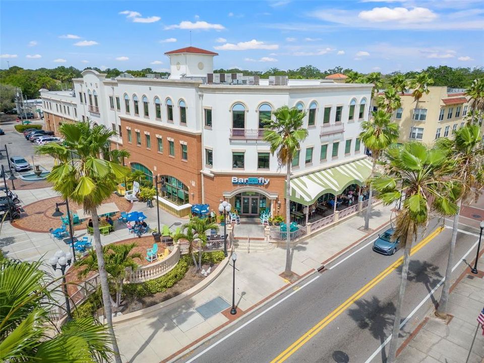 待售: $549,000 (0.54 acres)