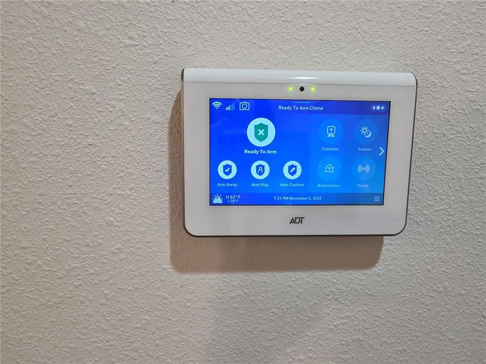 For Sale: $270,000 (3 beds, 2 baths, 1543 Square Feet)